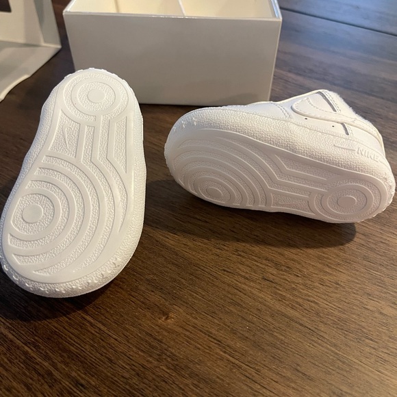 Nike Air Force 1 Crib Shoes - Picture 8 of 11